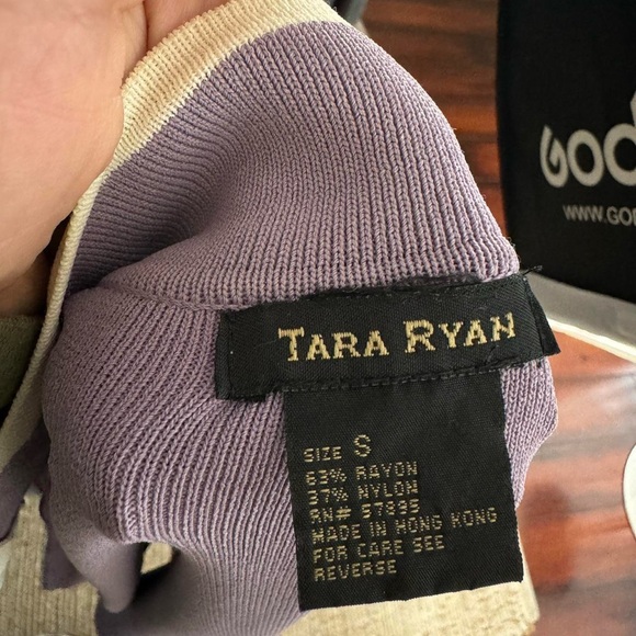 Tara Ryan Sweater - Picture 6 of 8